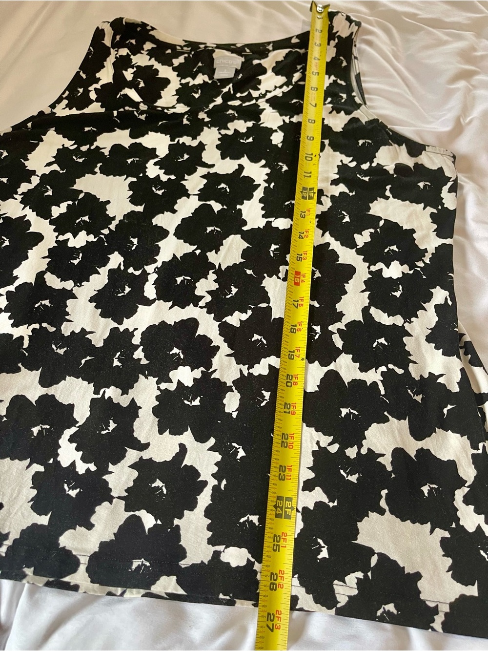 Chico's Black & White Open-Front Cardigan and Matching Chicos Tank Set - Picture 5 of 12
